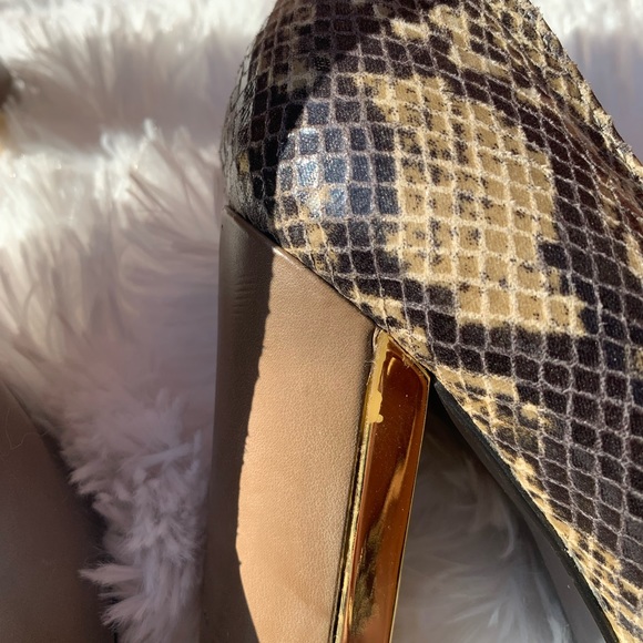 Guess Platform Nude Snakeskin Pumps Heels Size 7.5 - Picture 8 of 9